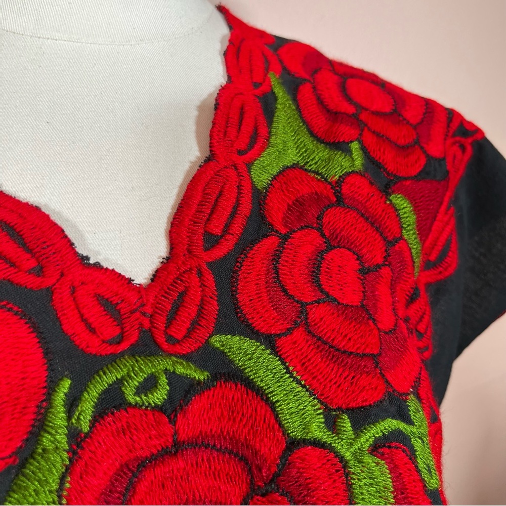 Vintage Bohemian Handmade Mexican Embroidered Red Floral Black Tunic Blouse - Picture 17 of 17